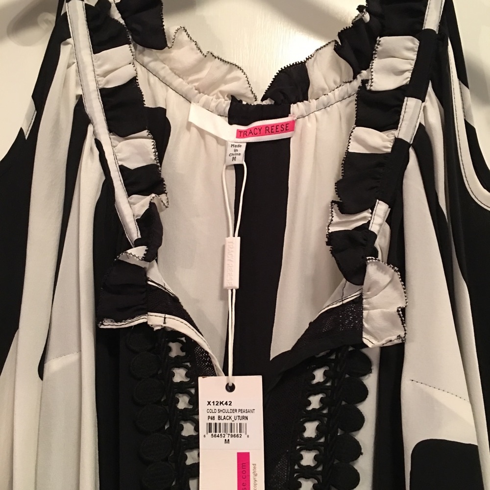 TRACE REESE TOP, NEW, COLD SHOULDER, SIZE M